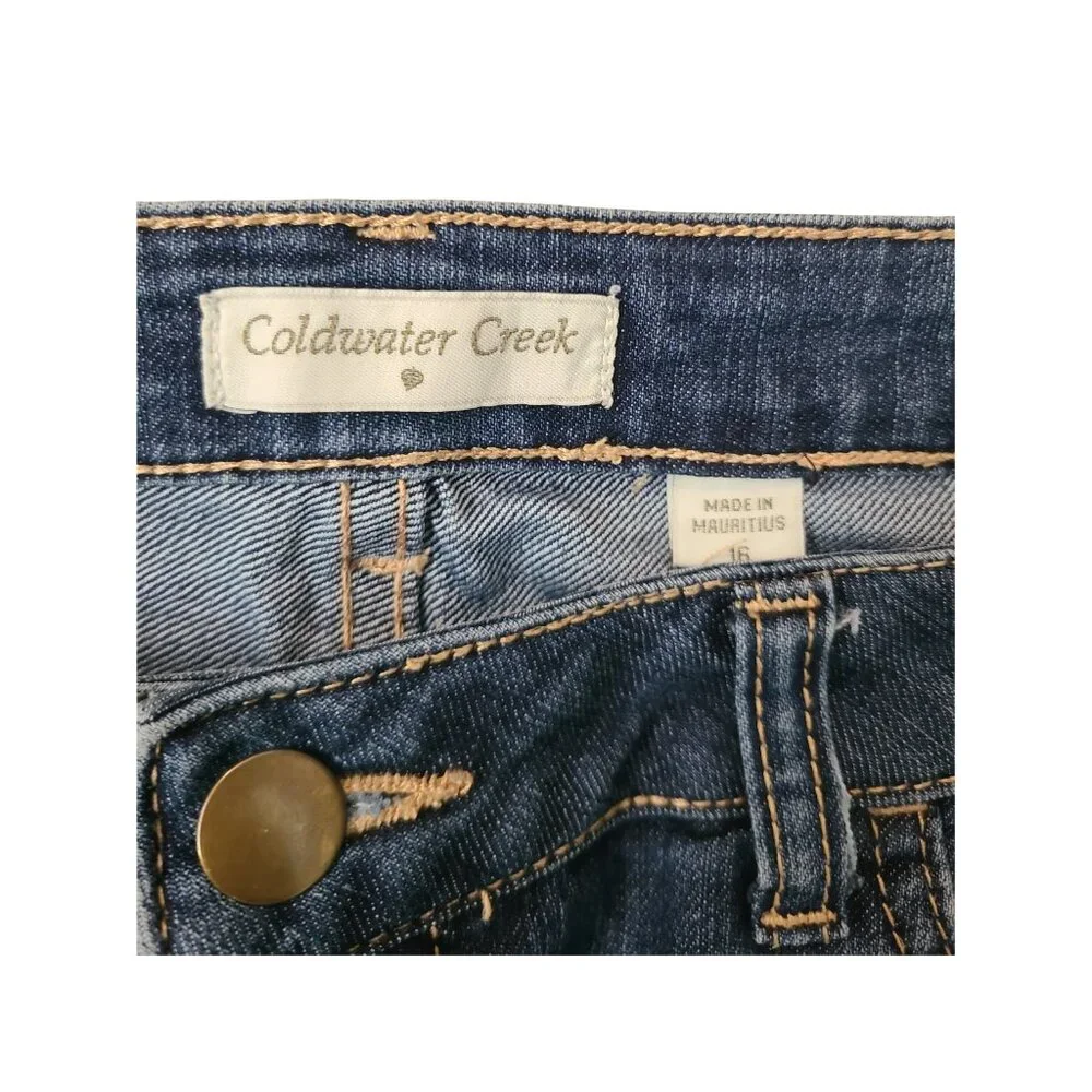 Women's Jeans Bundle (4 pairs) - Picture 5 of 9